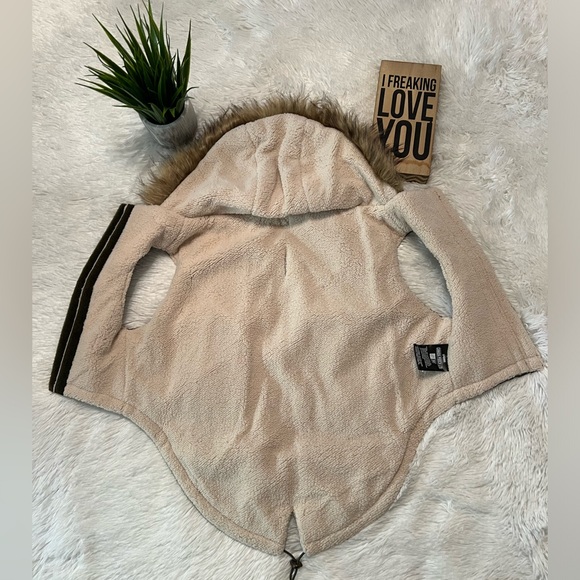 Canada Pooch Alaskan Army Parka Jacket - Size 20" Fits 33-40 LBS Dogs. - Picture 4 of 14